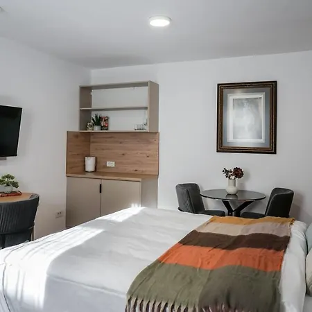 The Chic Retreat Apartment *